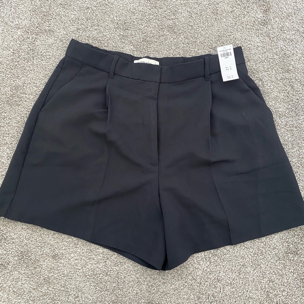 Abercrombie & Fitch black shorts size large, NWT